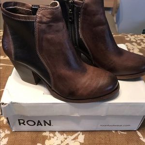 Teak  Black Rustic  Roan Boots, 7.5 Style Carola
